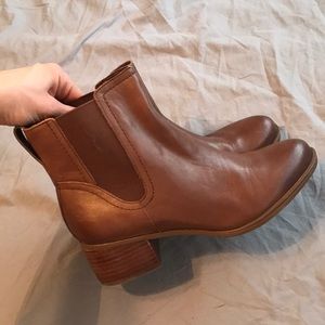 Women leather Naturalizer boots